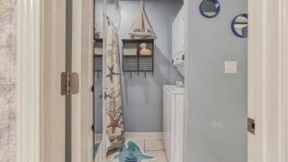 Crystal Villas 6A - Just a few steps and your toes will be in the sand with Beach Service Included - Destin - 2