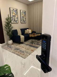 شقة مودرن في حي العقيق - 9