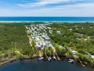 30A Pet Friendly Beach House - Pelican's Rest by Panhandle Getaways - Rosemary Beach - 9