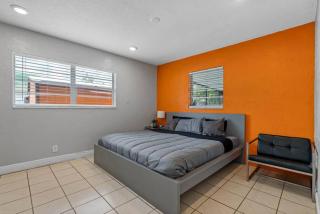 Inviting 7-Bedroom home - Private screened pool - Tampa - 9