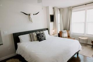 Downtown Studio 3 at Beer Ranch Project Inn - Wimberley - 4