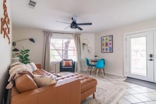 Downtown Lonestar Bungalow at Beer Ranch Project - Wimberley - 7