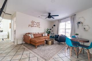 Downtown Lonestar Bungalow at Beer Ranch Project - Wimberley - 3