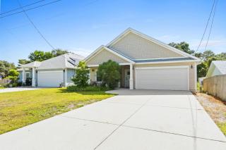 Pet Friendly Beach House - The Beach Getaway by Panhandle Getaways - Panama City Beach - 9