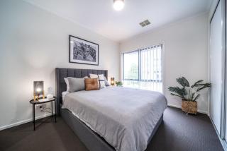 Black Oak at Brompton – Contemporary Parkside Stay - 1