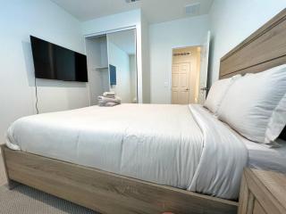 Modern Lux Home Near Disneyland And In The Heart Of OC! - Santa Ana - 1