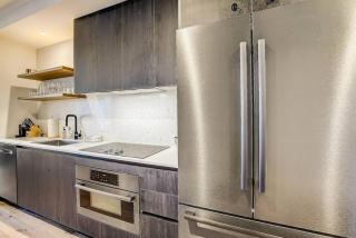 Highrise 1BR Luxe Suite near DT and Vibrant Rainey St - 2