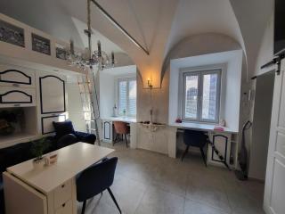 Vintage Apartment In The City Centre Old Town - Ljubljana - 8