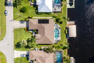 New Gulf Access Home with Private Solar Heated Pool and Spa -Villa Dreamweaver, Cape Coral - Roelens Vacations - Cape Coral - 4
