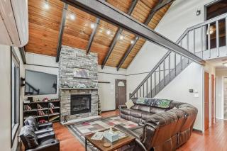 Poconos Chalet newly renovated, great location home - Tobyhanna - 9
