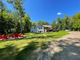Waterfront cottage with hot tub & private beach in Muskokas - - 2