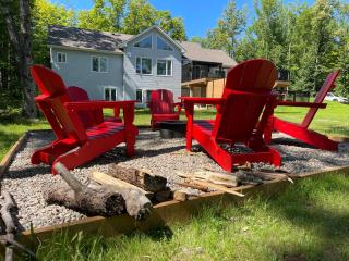 Waterfront cottage with hot tub & private beach in Muskokas - - 3