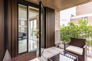 White Marble Tranquility, Park Side Life - London - 7