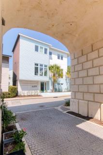 Happy Stays Mins to Park Circle Dtwn CHS Beach - Charleston - 0