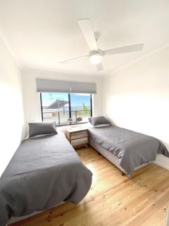 The Views - 3 or 4 Bedroom - Tura Beach - 5