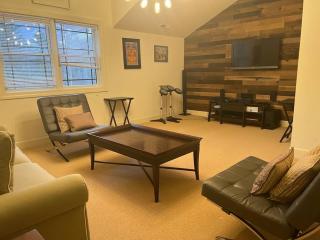 Massive LUX 3BR Ski ON/OFF Condo on MTN.Sleeps 12! - 6