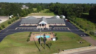 Days Inn by Wyndham Savannah - Savannah - 0