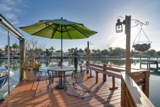 Hot Tub and Boat Dock St Pete Beach Paradise - 0