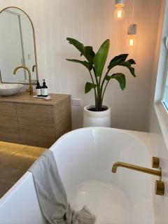 600m to Beach, Family Entertainer, Aircon, Pool & Pizza oven - Maroochydore - 3