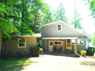 Cavalier Cottage - Private Lakefront W Kayaks! - 0