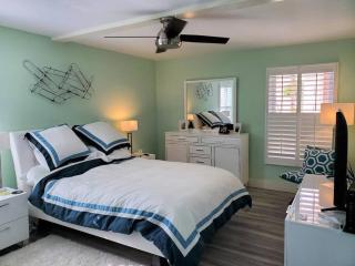 Naples Waterfront- New 2 BR- on Bay & across from beach - Naples - 7