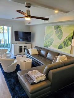 Naples Waterfront- New 2 BR- on Bay & across from beach - Naples - 1