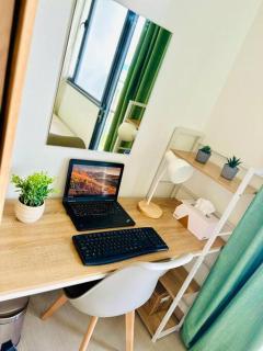 Cozy 1BR at Shore 2 with balcony - Manila - 0