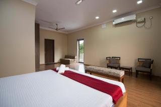 Serene Villa by StayVista - A Hill-View Villa with Plunge pool - Karjat - 2