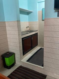 DEN LODGE - 1