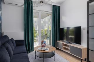 Beautiful Steam Park Apartment with Parking Old Town Cracow by Noclegi Renters - 6