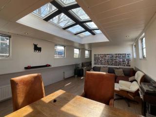 Spacious homely house boat - 6