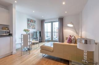 Stylish Town Centre Apartment - Bedford - 0
