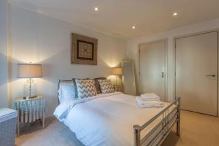 Stylish Town Centre Apartment - Bedford - 8