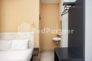 One 2 Residence near Slipi Jaya Mall Mitra RedDoorz - 6