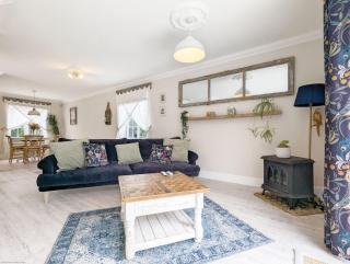 Sweetpea Cottage - Hambrook - 3