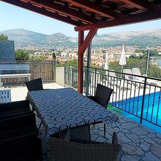 Apartmani Balan s vanjskim bazenom - Trogir - 8