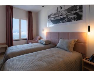 Horta Bay - 7