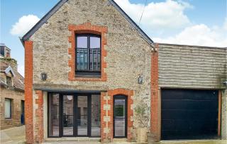 Awesome Home In Saint-Vaast-La-Hougue - 9