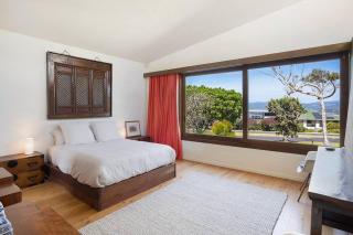 24 Hill Street- Unique 2 bedroom pet friendly home - Merimbula - 4