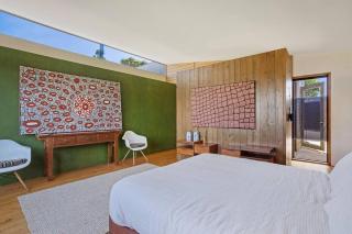 24 Hill Street- Unique 2 bedroom pet friendly home - 1