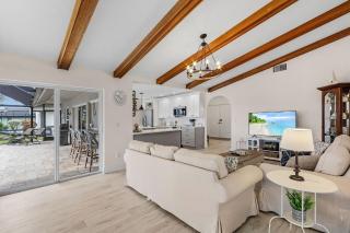 Farmhouse paradise with large heated pool & Kayak Villa Grill N Chill Roelens Vacations - Cape Coral - 1