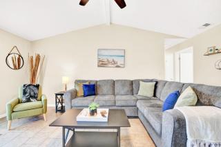 Two Spaces in One Main House and Guest House 25 Min to PCB - Panama City - 1