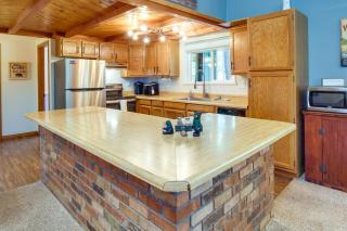 Less Than 1 Mi to Rainbow Lake Family Home with Fire Pit - Pinetop-Lakeside - 5