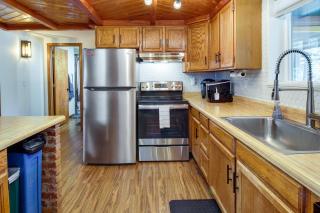 Less Than 1 Mi to Rainbow Lake Family Home with Fire Pit - Pinetop-Lakeside - 4