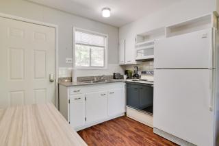 Vibrant Kimberling City Hideaway with Private Deck! - Kimberling City - 1