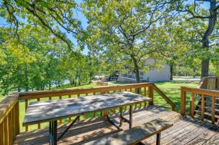 Lakefront Oasis Boat Slip, Kayaks and Outdoor Pool - Kimberling City - 9