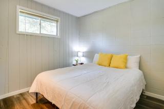 Kimberling City Oasis Boat Slip, Kayaks and More! - 3