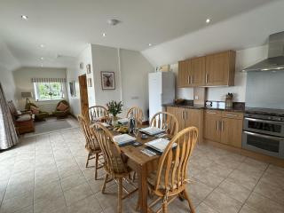 Drefach - Refurbished farmhouse in stunning surroundings with hot tub - Llanwinio - 3