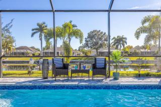 Freshwater Canal Villa with Heat Pool - Villa Homeport - Roelens Vacations - Cape Coral - 2
