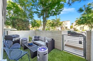 Beverly Grove Chic City Oasis 2 BR Apt with Den 138 - Los Angeles - 4